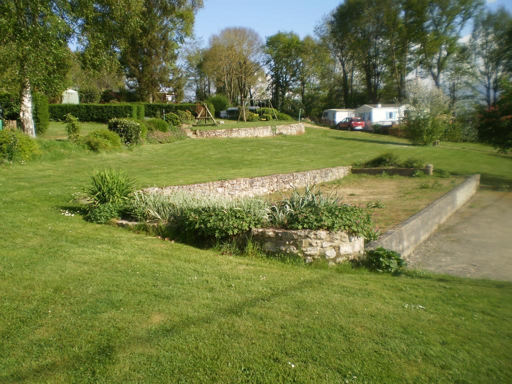 Camping Le Bois Jahan Brunelles Exterior photo