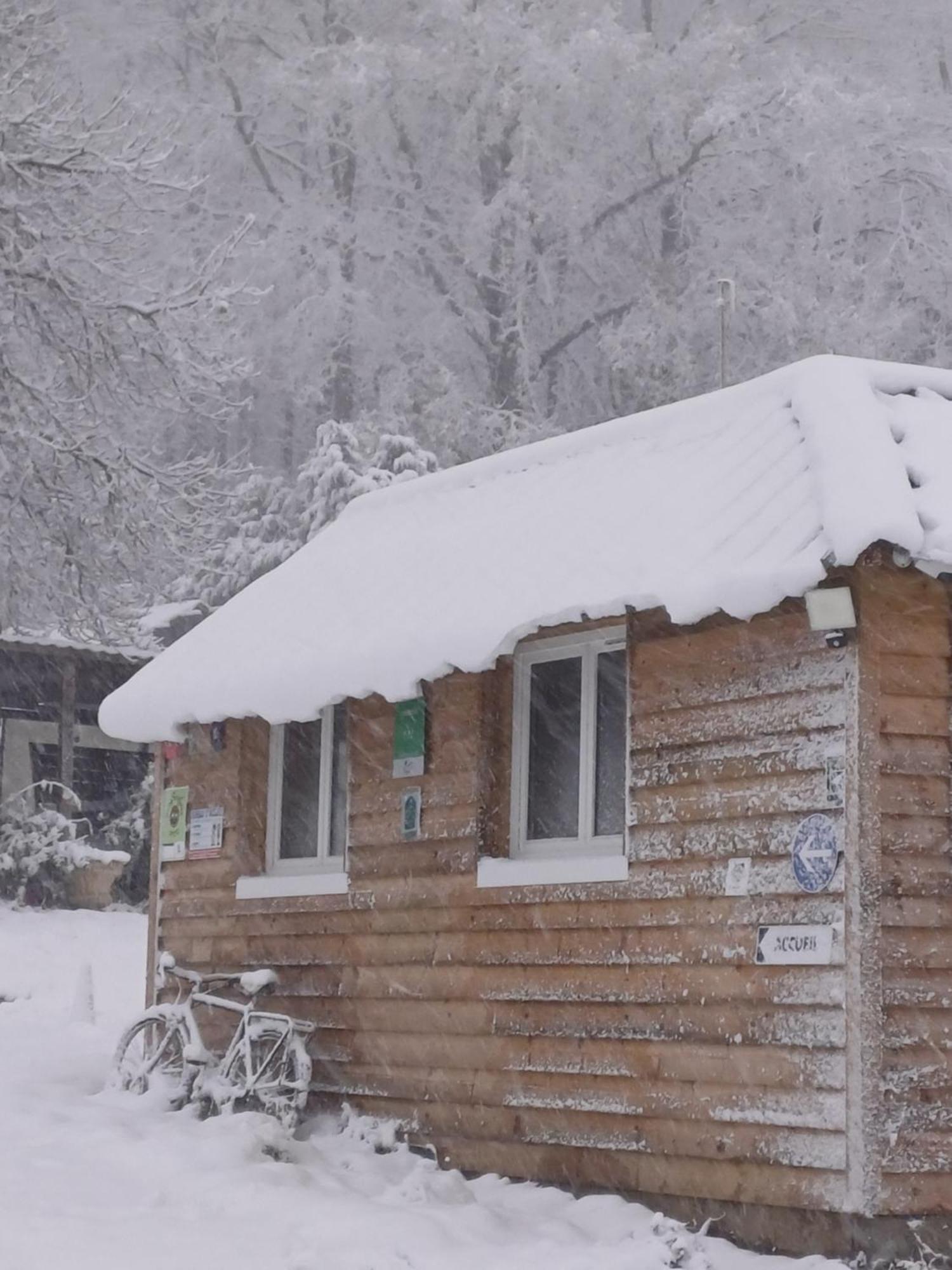 Camping Le Bois Jahan Brunelles Exterior photo