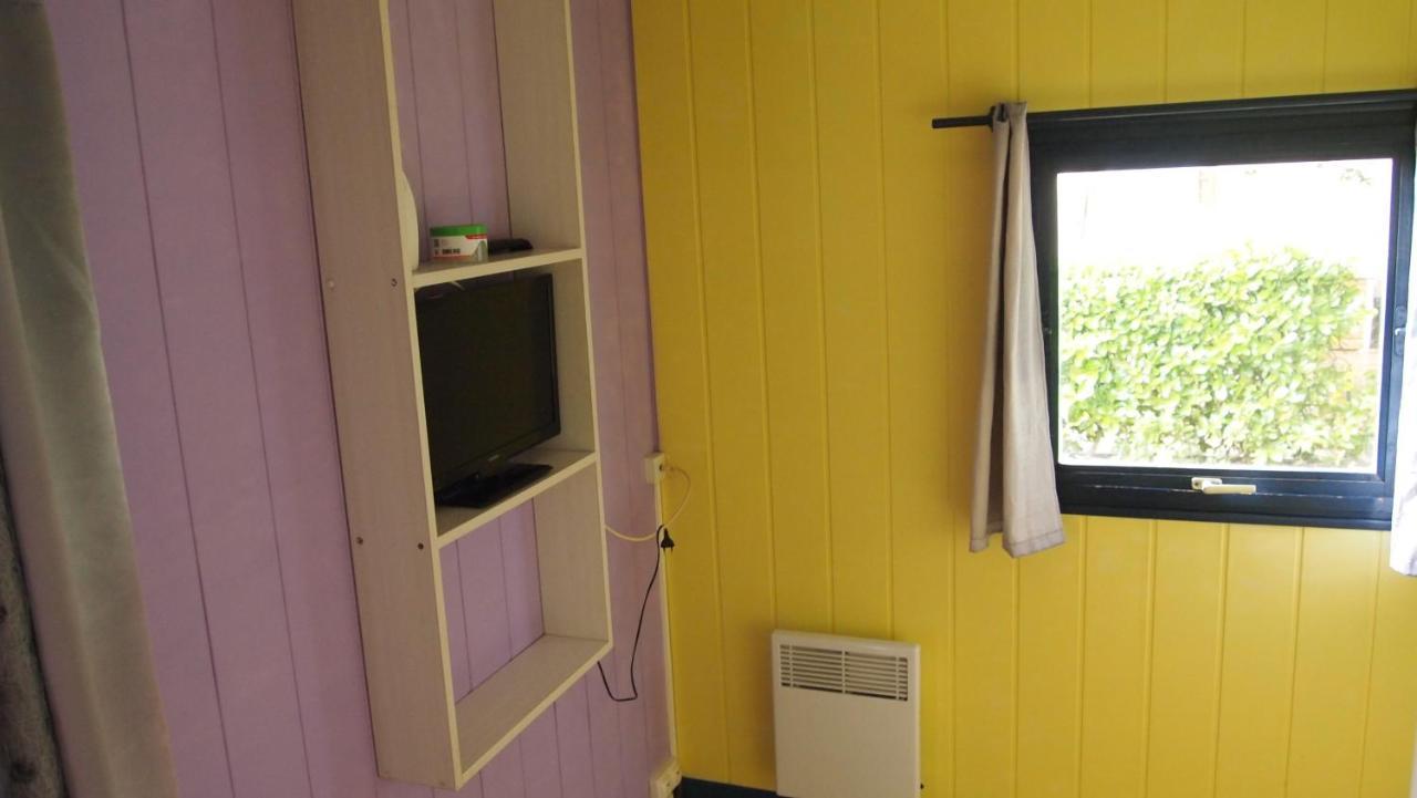 Camping Le Bois Jahan Brunelles Exterior photo